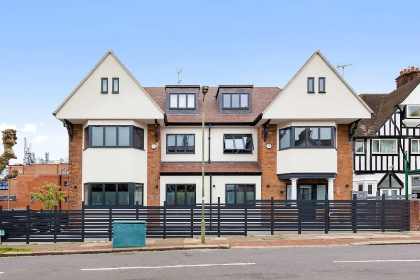 Luxury Spacious 2 Person Suite in North London — забронировать отель в Лондоне