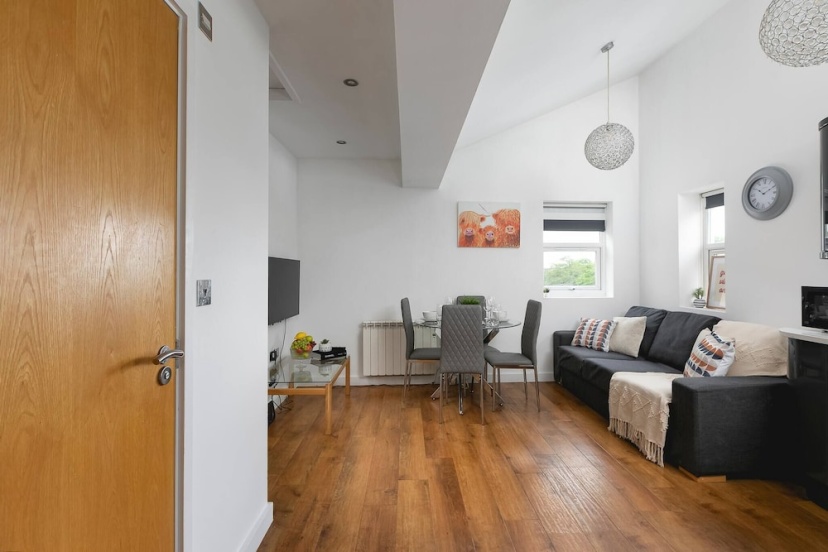 Skyvillion - Central Ldn 3bed Flat Ladbroke Grove — комфортный отель в Лондоне