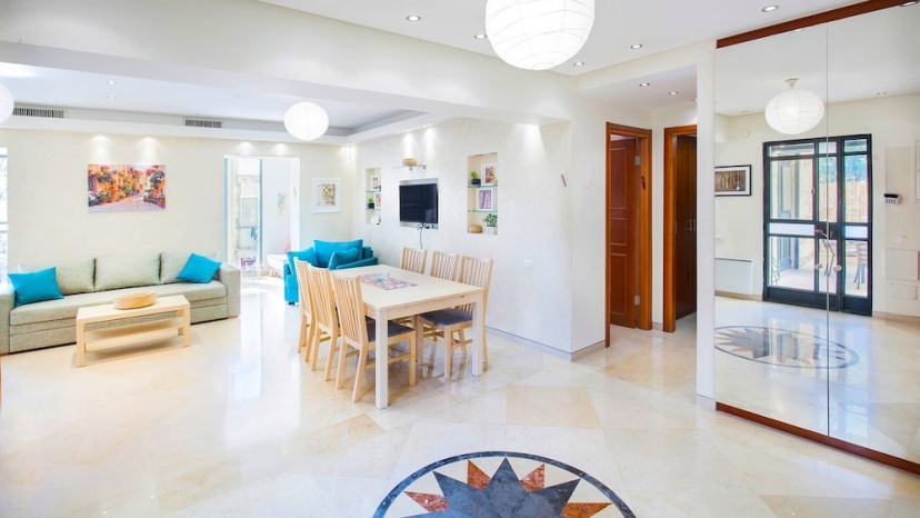 Elegant And Inviting - Greekgerman Colony — отель с удобствами в Иерусалим