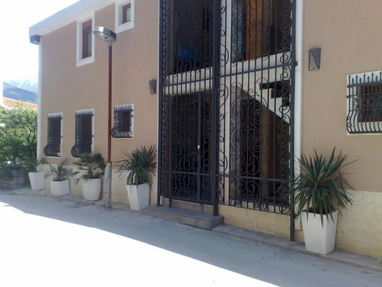 Villa Danile Cosy Apartments — забронировать отель в Будва