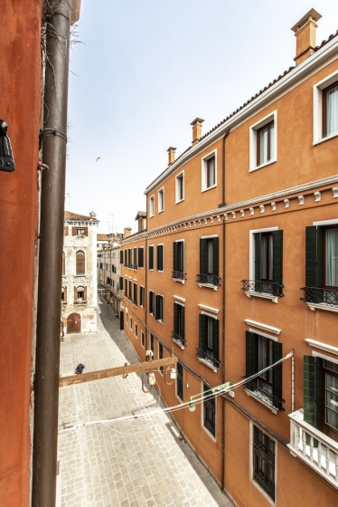 Charming Apartment on the Grand Canal — забронировать отель в Венеции