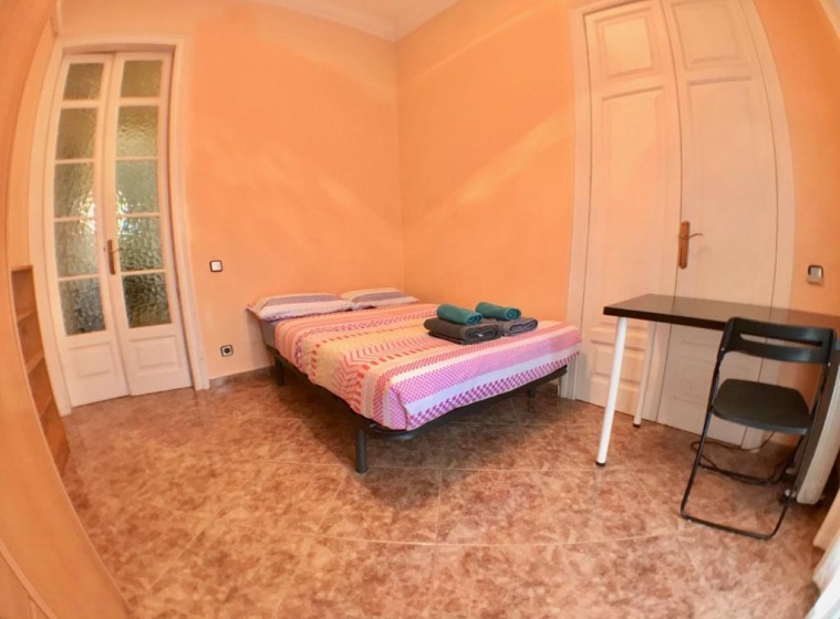 Plaza España Central Apartment — забронировать отель в Барселоне
