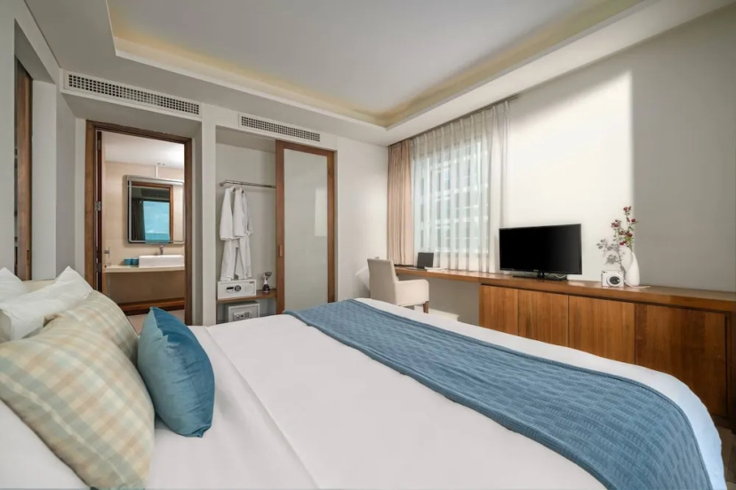 Exclusive 120sqm 2bdr Corner Suite Rooftop Pool — забронировать отель в Дананге