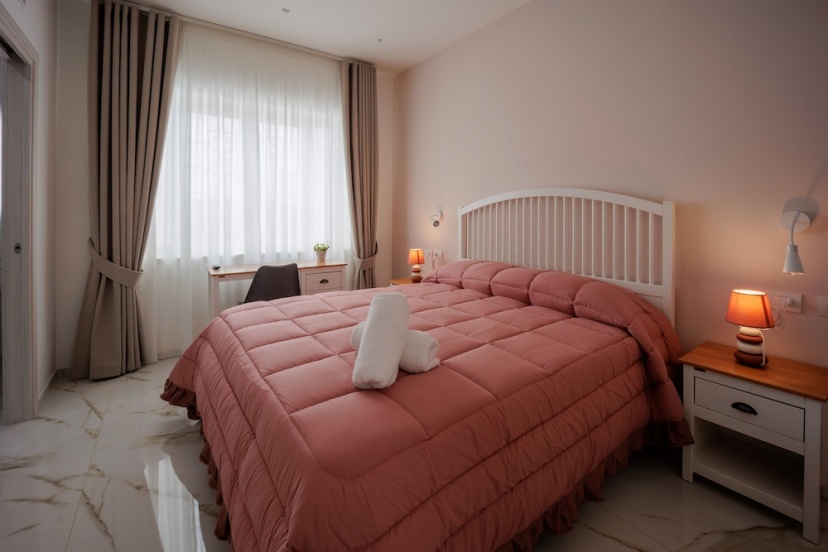REDDIMUS Guest House — комфортный отель в Неаполе