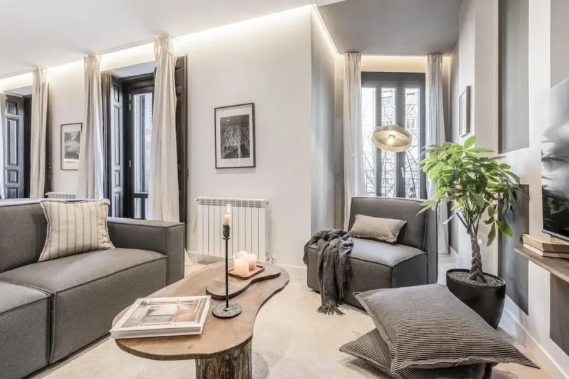 Sevilla - 4 Bedrooms in Trafalgar — комфортный отель в Мадриде