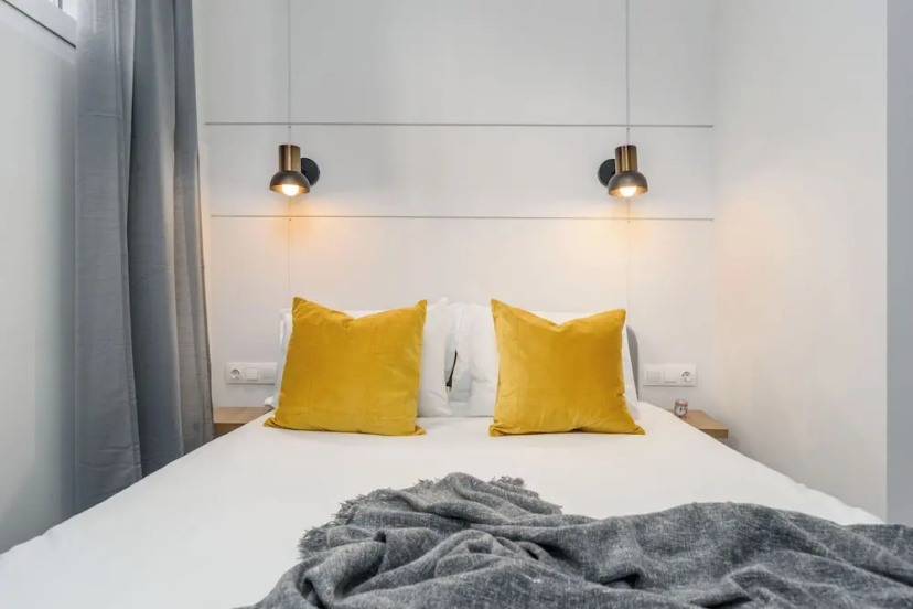 Цены на Penelope's Charming 2-BR Apt in Athens в Афины