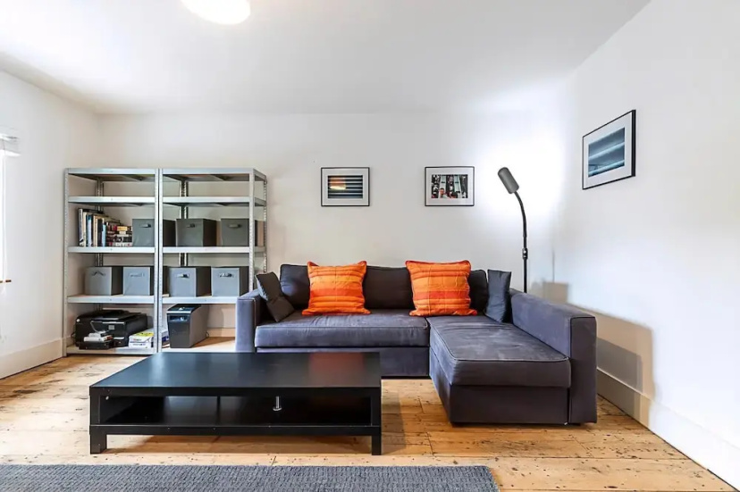 Stylish Chiswick Apartment With a Private Terrace — забронировать отель в Лондоне