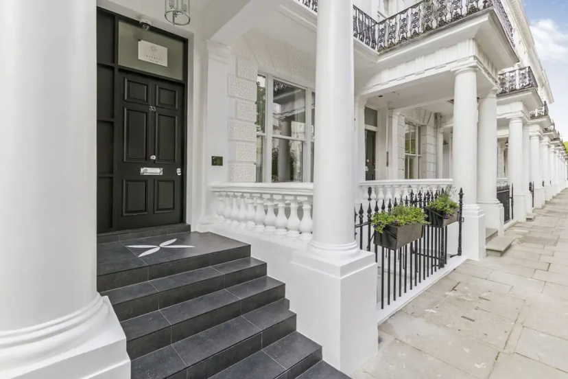 London Villa - 33 St Stephens Gardens — забронировать отель в Лондоне