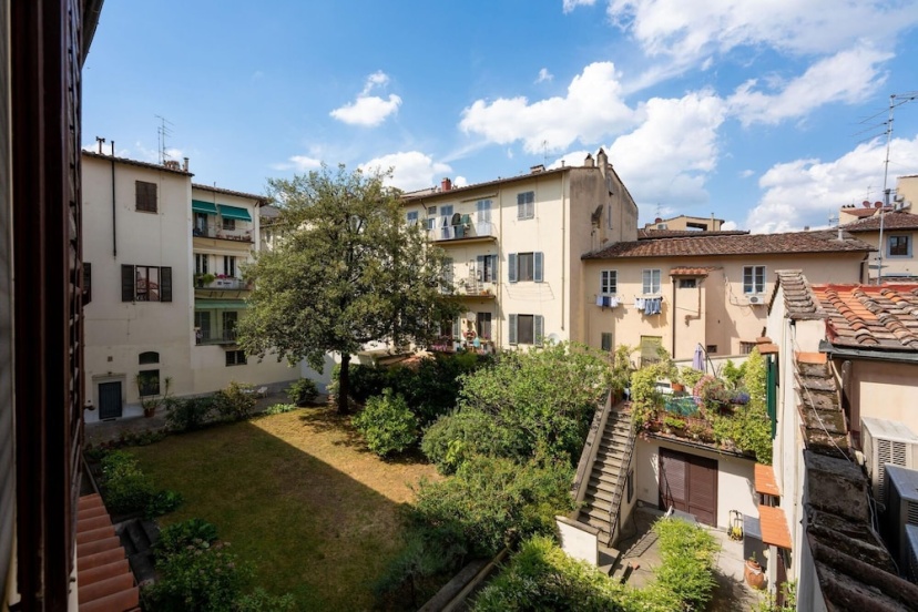 Ghibellina 102 in Firenze — отель с удобствами в Флоренции