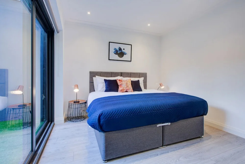 Charming 2-bed Apartment in London — забронировать отель в Лондоне
