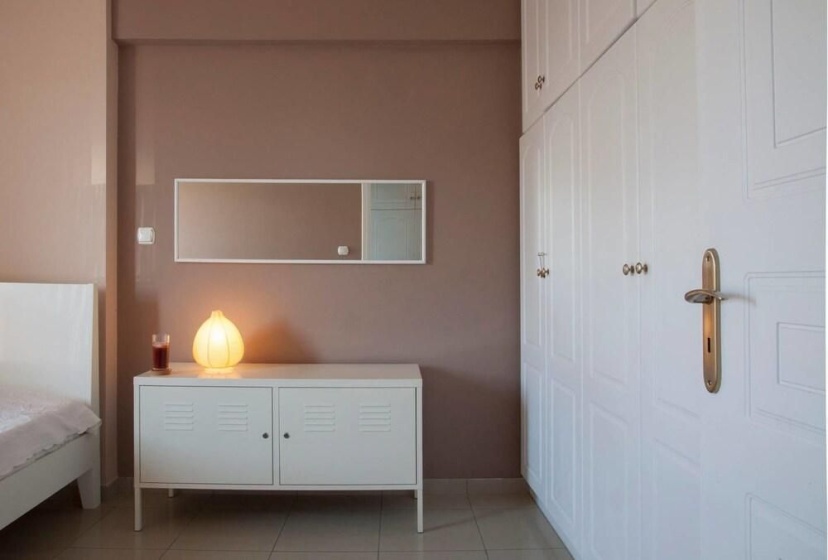 Bright Central Apt in Athens — отель с удобствами в Афины