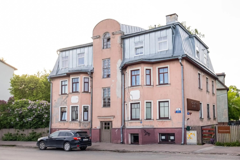 Artists Apartment near Telliskivi Creative Centre — отель с удобным расположением в таллине