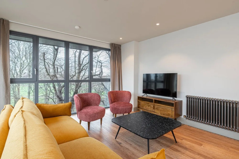 Spacious Flat in North London — забронировать отель в Лондоне