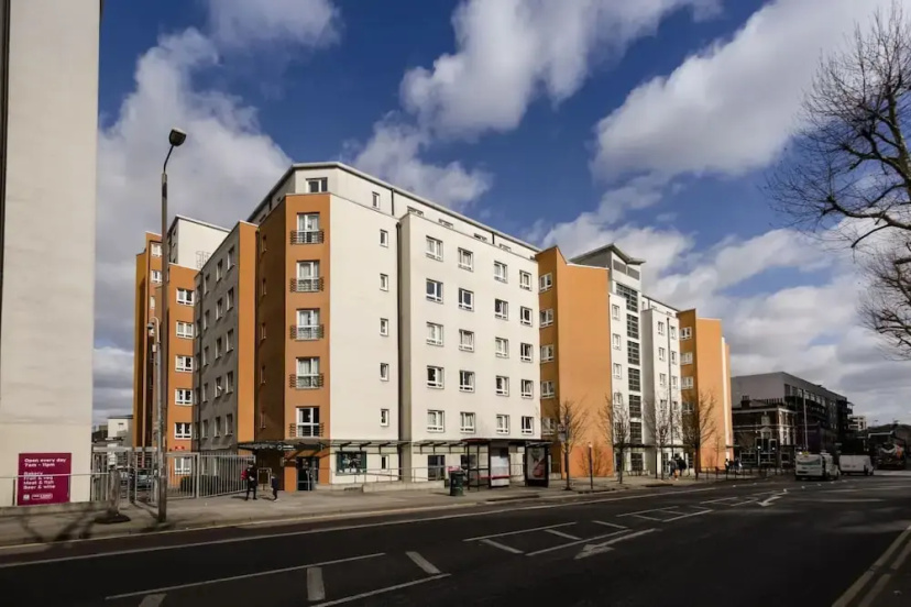 Student Only McMillan Student Village 2 — отель в Лондоне, Соединенное Королевство