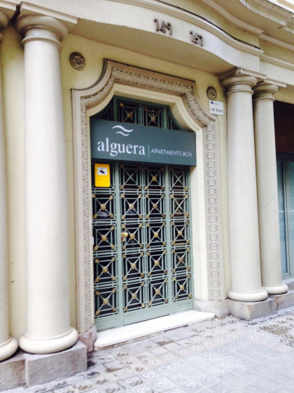 Alguera Apartments Napols — отель с удобствами в Барселоне