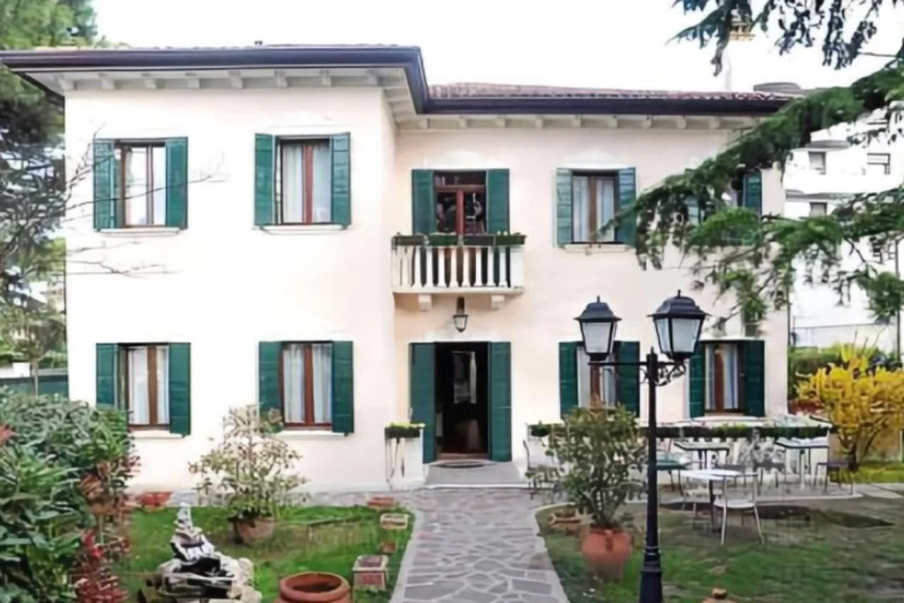 Villa Crispi — отель с удобным расположением в Венеции