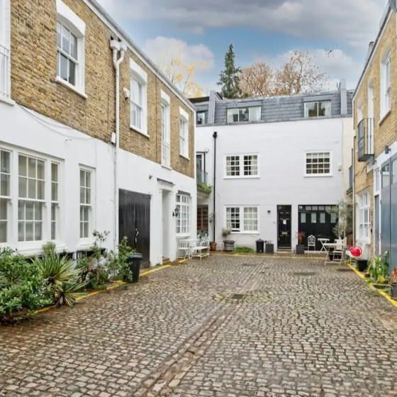 Gorgeous 4-bed House Near Museums Hyde Park — отель с удобным расположением в Лондоне