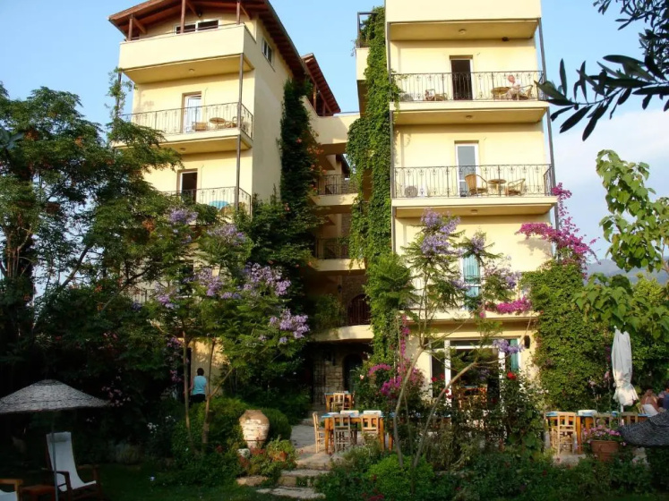 Emel Pension — комфортный отель в Kusadasi