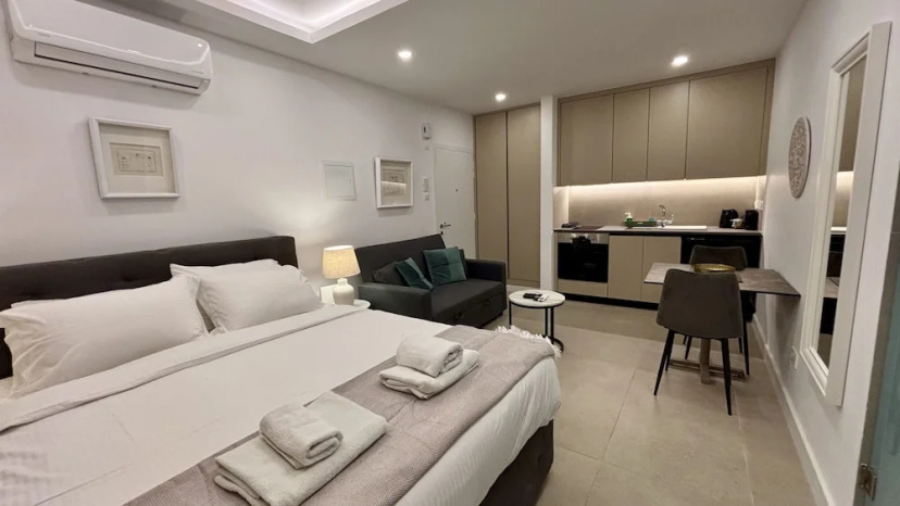 White Arches Studio Suite — забронировать отель в Лимассол