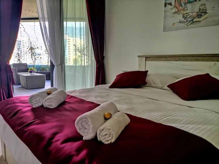 Wine One Bedroom Apartment -28 — отель с удобствами в Будва
