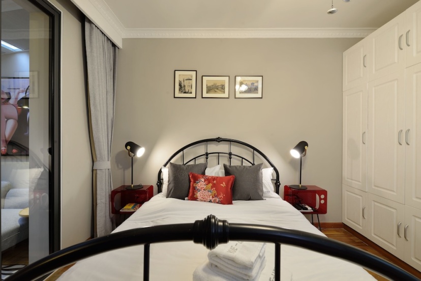 Newly Renovated 1BDR Apt Old Shanghai — отель в Шанхае, Китай