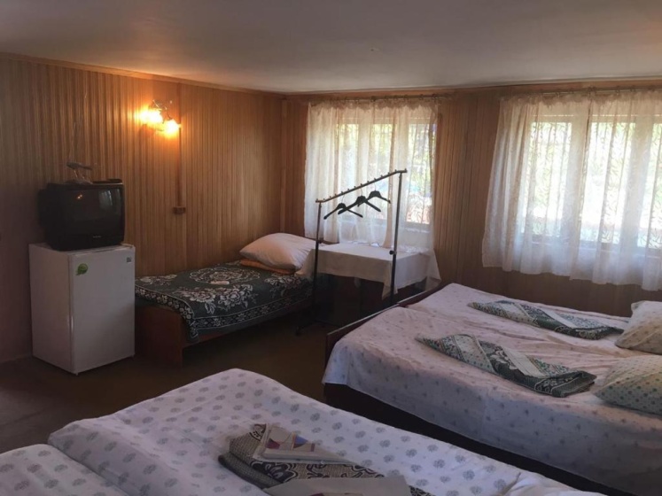 Guest House on Lakoba 7 — отель с удобствами в Гагра