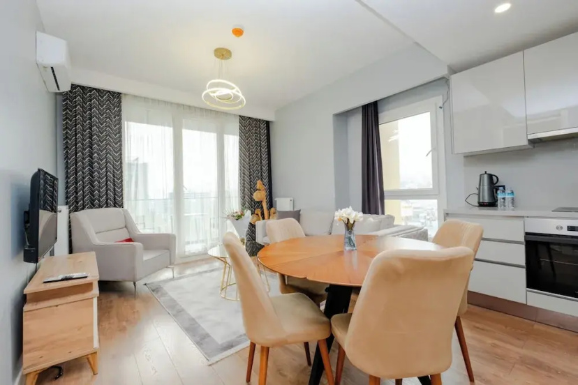 Цены на lUX Residence on High Floor 03 в Стамбуле
