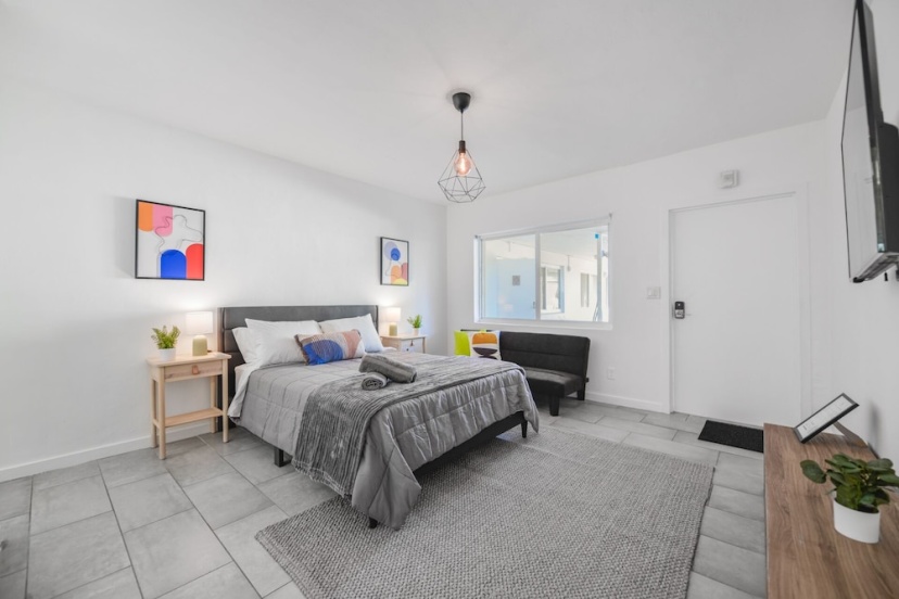 Wonderful Studio 15 min from the beach — комфортный отель в Майами