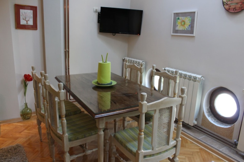 Boem Apartment with Huge Terrace — забронировать отель в Белграде