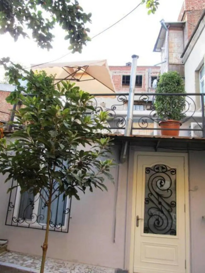 Best Located, Stylish House. — отель с удобным расположением в Тбилиси