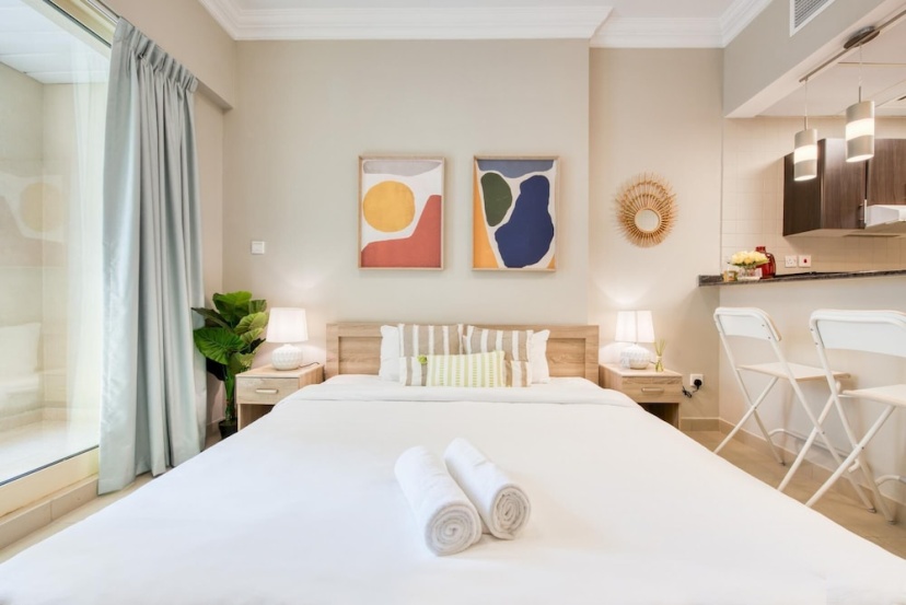 Elite LUX Holiday Homes - Fabulous Studio - Access to Beach Metro in Dubai Marina — забронировать отель в Дубае