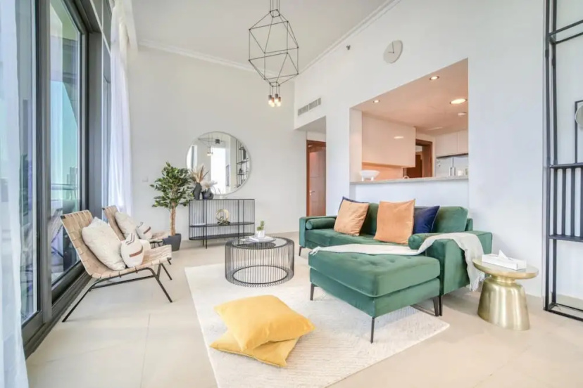 Contemporary Apt With Burj Khalifa View — отель с удобствами в Дубае