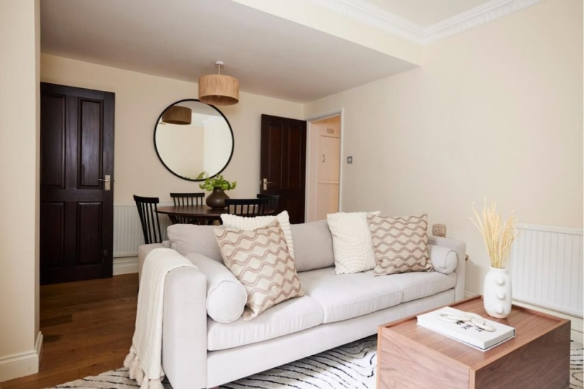 The London Wonder - Adorable 2bdr Flat With Patio — отель в Лондоне, Соединенное Королевство