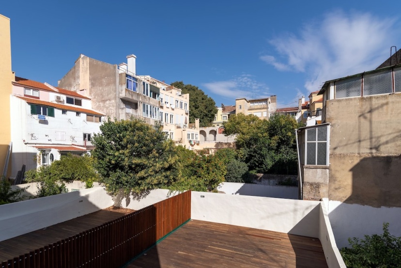 Цены на Portuguese Modern Style Flat в Лиссабоне