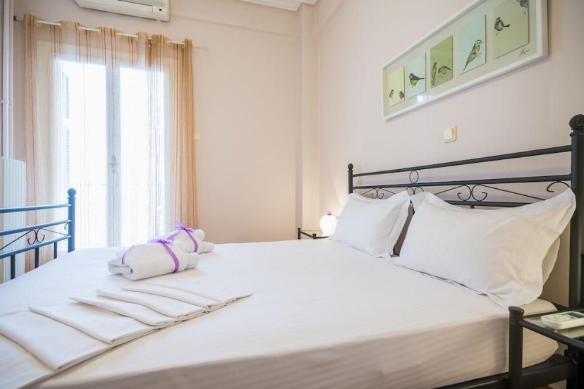 Comfortable Central Athens Flat by Cloudkeys — комфортный отель в Афины