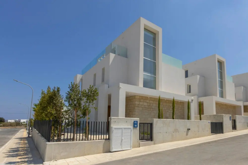 Protaras Bay View Villa 11 — отель с удобным расположением в Протарас