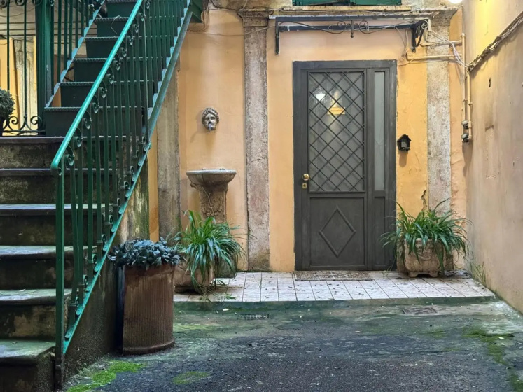 Ancient Rome Apartments — отель в Риме, Италия
