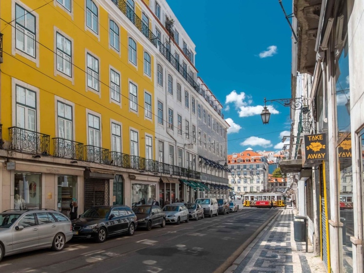 LV Premier Baixa FI Central Balcony Space AC — отель с удобным расположением в Лиссабоне