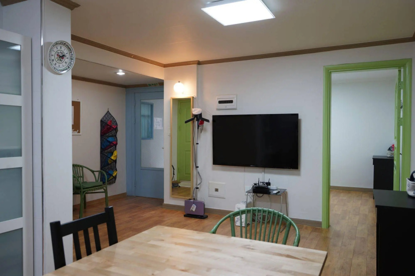 Eden Guest House Itaewon Seoul — отель с удобствами в Сеул