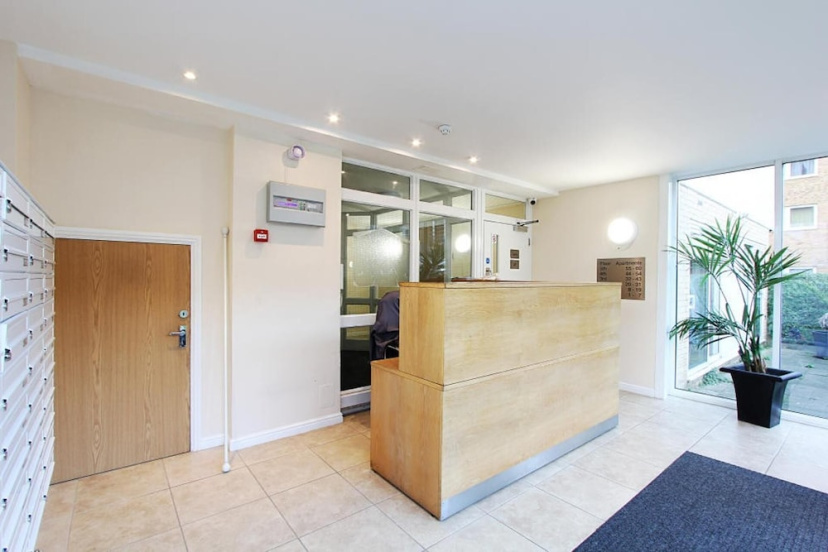 London Oasis Apartment — отель с удобным расположением в Лондоне