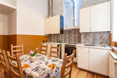 White Wall Apartment — забронировать отель в Милане