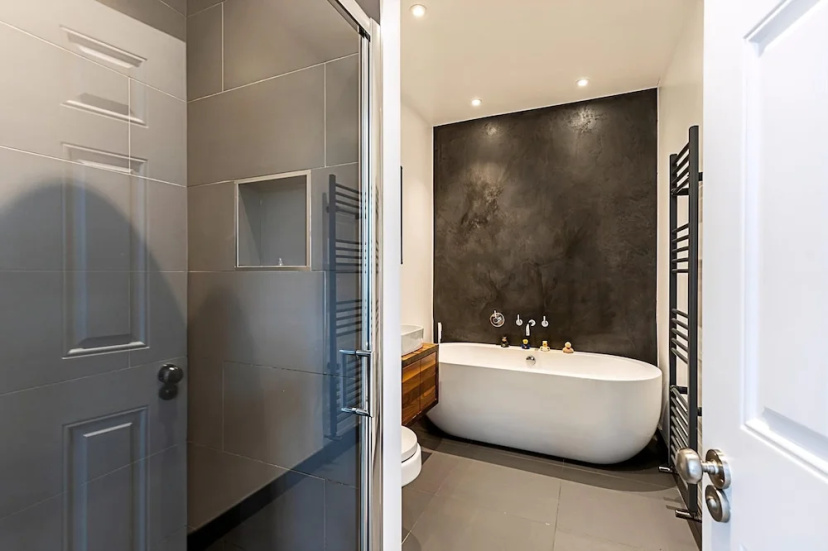 Rustic and Contemporary Haven in Brixton — отель с удобным расположением в Лондоне