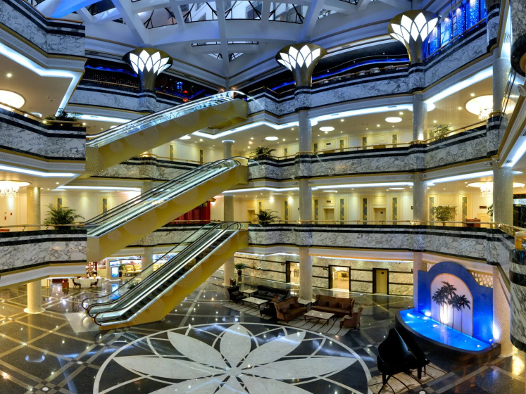 Baohua Harbour View Hotel — отель с удобствами в Хайкоу
