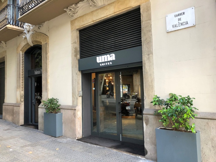 Uma Suites Barceloneta Beach — комфортный отель в Барселоне