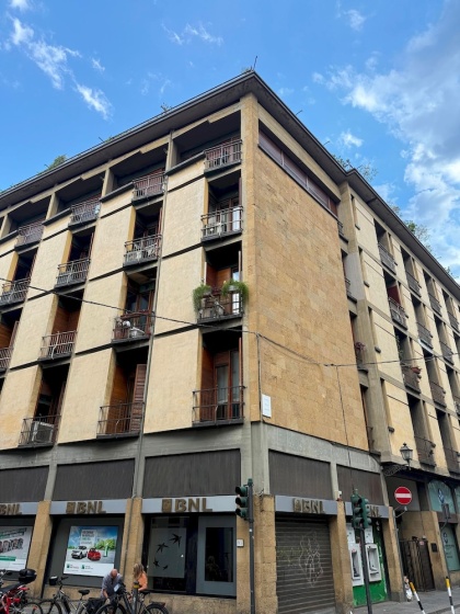 Central 3BD Apartment Near Teatro Verdi — забронировать отель в Флоренции