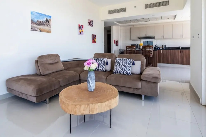Premier 2BR Apartment in JVC Community - Sleeps 5! — комфортный отель в Дубае