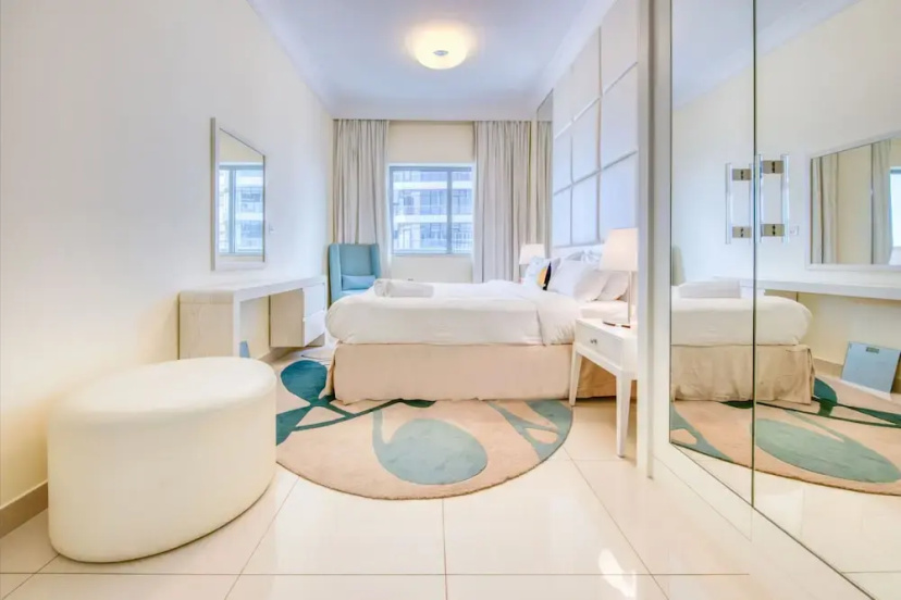 Superb Downtown Dubai Apartment, Amazing Location — комфортный отель в Дубае