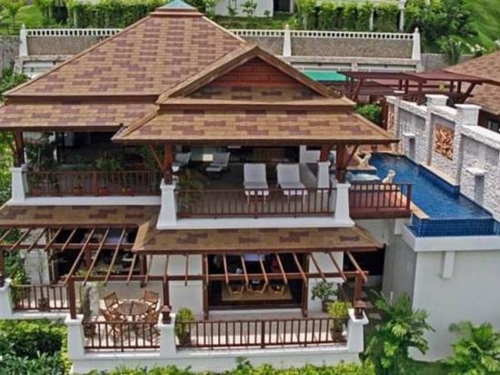 Villa Suriya — отель с удобным расположением в Патонг