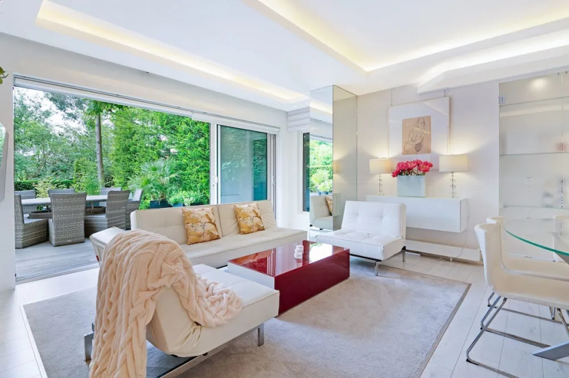 The White Peace Garden 3 bed Hampstead - by Out of Office Lifestyle — отель с удобствами в Лондоне
