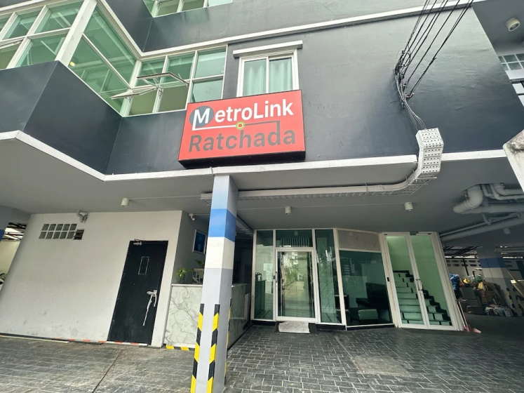 Metro Link Ratchada Hotel — отель с удобствами в Бангкоке